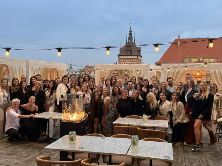 integracja zespołu nawrocki clinic w restauracji jungla w gdańsku zdjęcie wpis