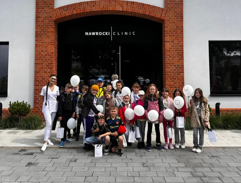 wizyta uczniów szkoły podstawowej nr 81 w ramach szkoły zdrowego uśmiechu nawrocki clinic wpis