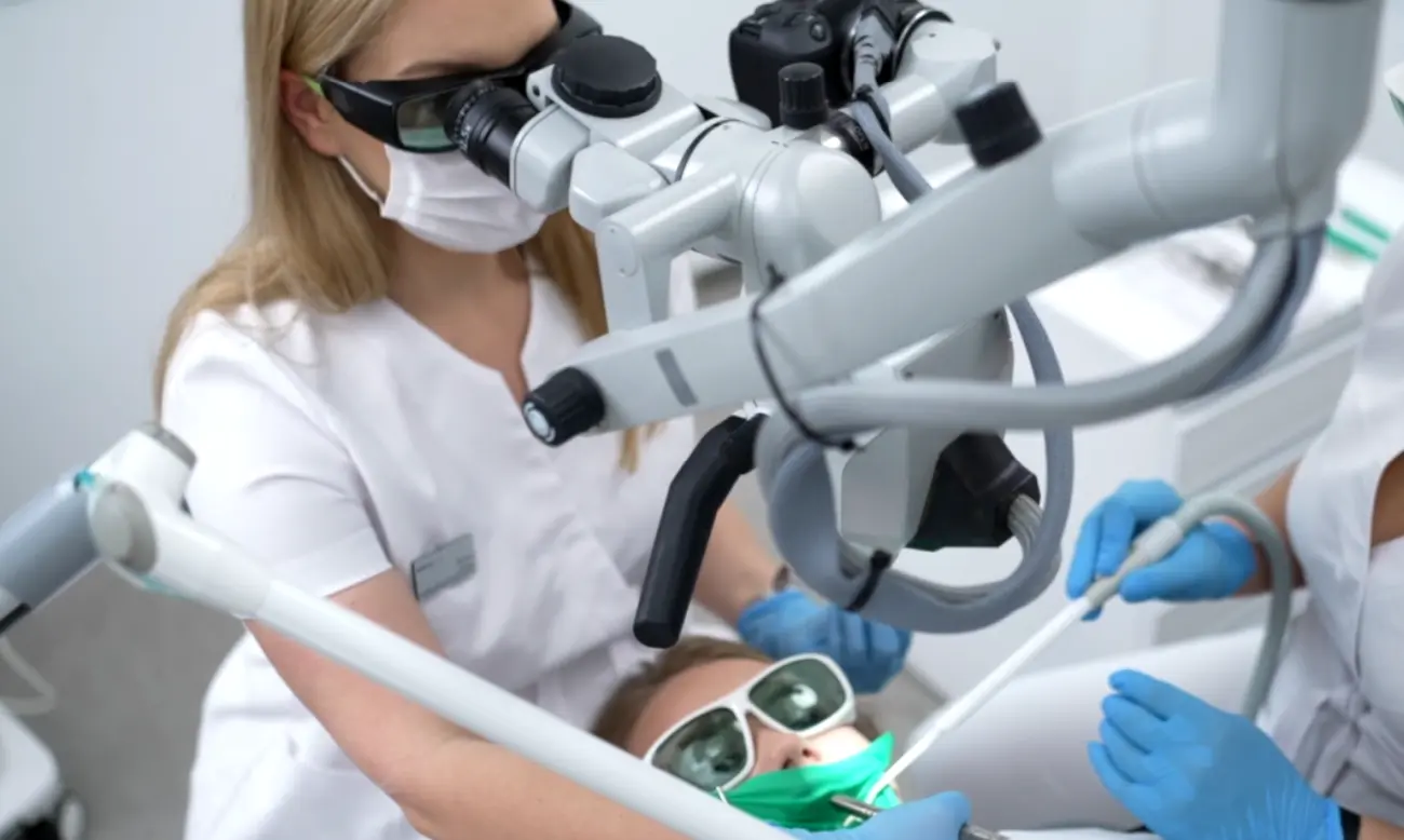 Endodoncja – leczenie kanałowe pod mikroskopem